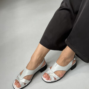 Блакитні жіночі класичні босоніжки на низькому підборі — натуральна шкіра (vm-210-09s)