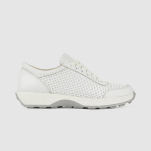 Білі шкіряні перфоровані кросівки жіночі (vm-om-081)