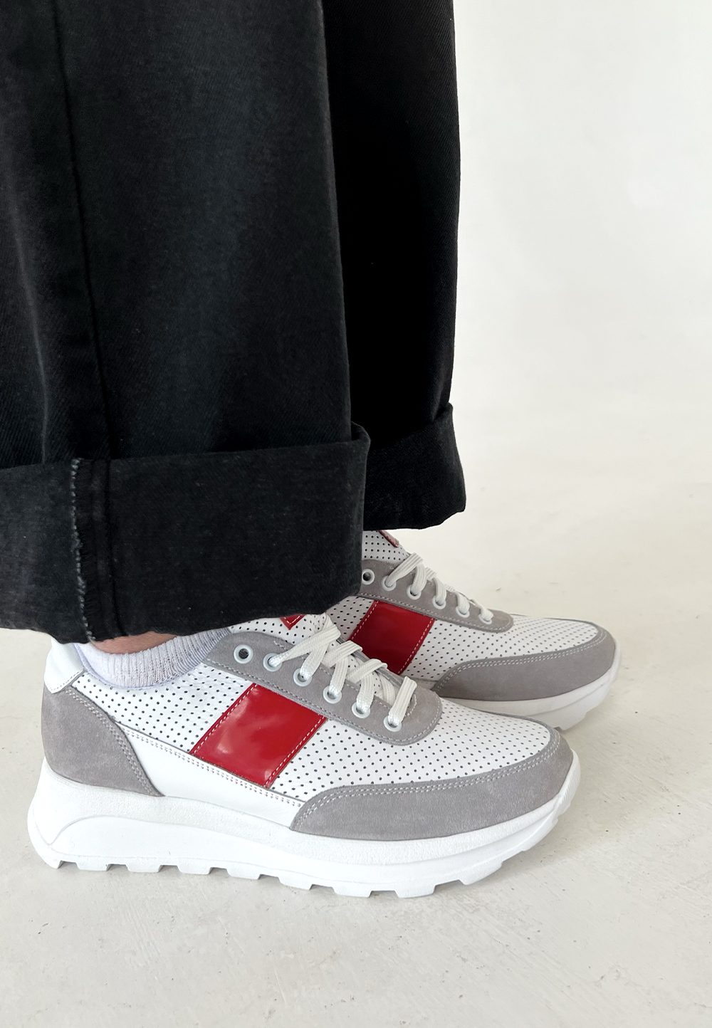 Жіночі кросівки перфорація — натуральна шкіра (vm-om-46) - Зображення 2