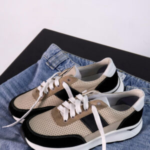 Бежеві шкіряні жіночі кросівки із замшевими вставками (vm-om-192)