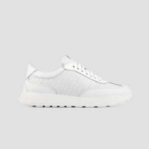 Класичні білі перфоровані кросівки жіночі з натуральної шкіри (vm-om-16bl)