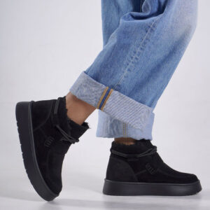 Чорні черевики зима на танкетці — натуральна замша (vm-ug-061)