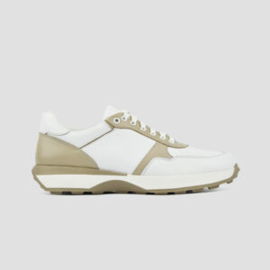 Легкі жіночі шкіряні кросівки білі з капучіно (vm-om-17)