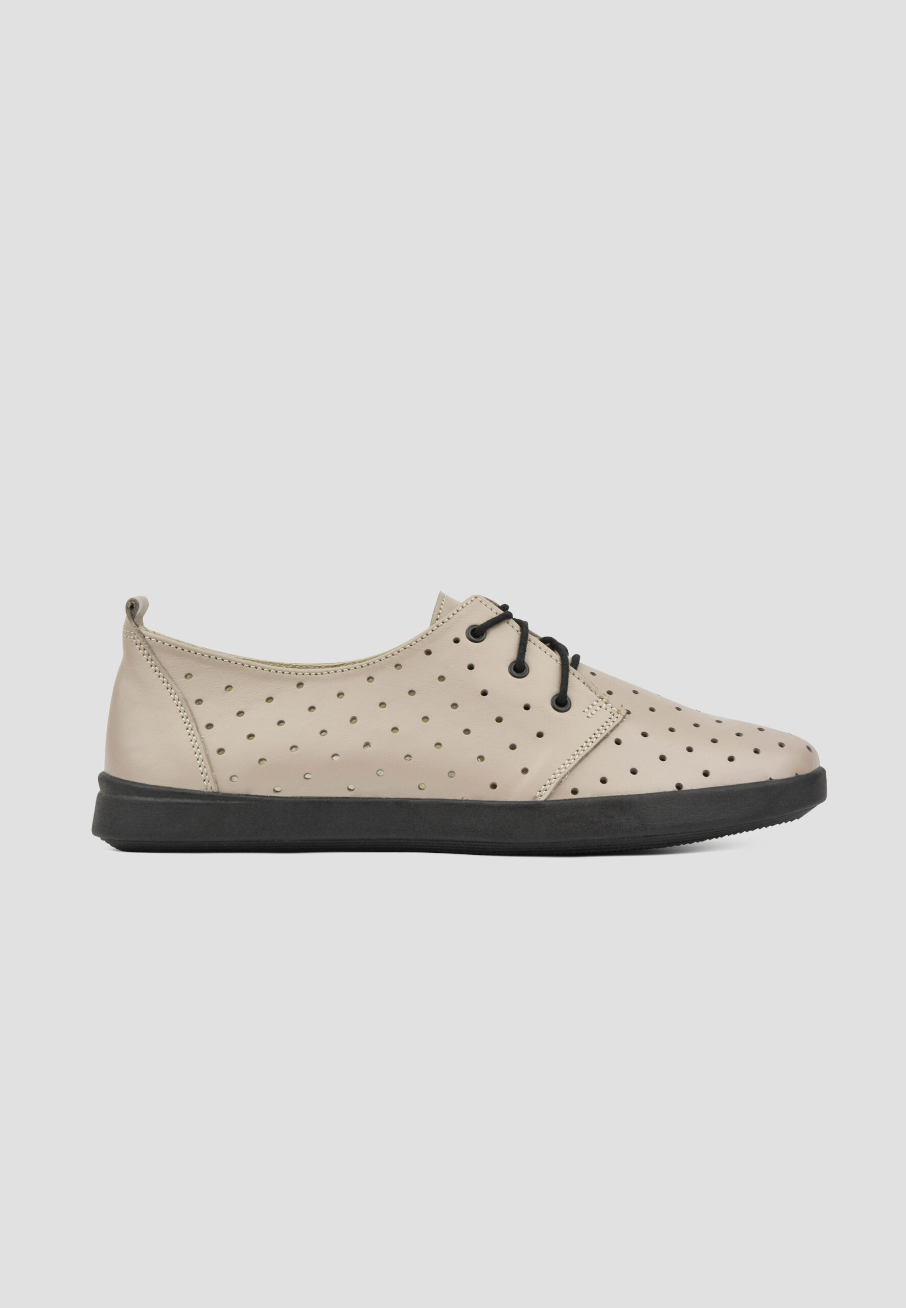 Жіночі шкіряні мокасини кольору капучино з перфорацією (vm-am-092)